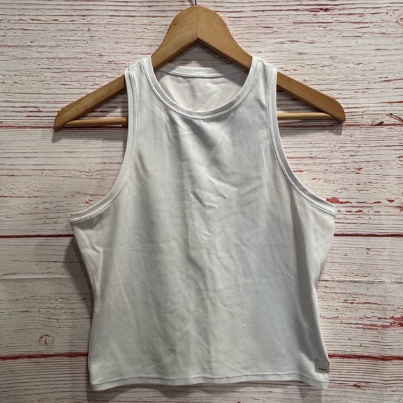 Vuori AllTheFeels Crew Tank in White Sz M - Picture 2 of 6